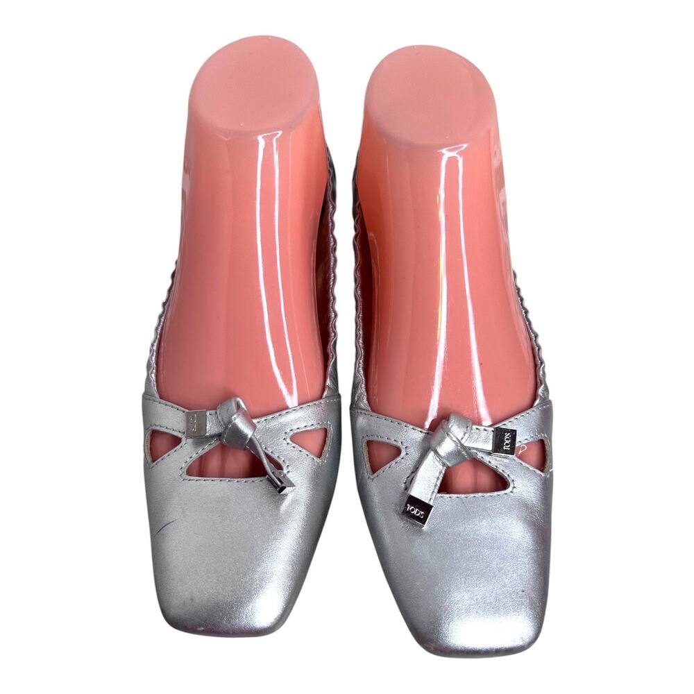 Tod's Metallic Silver Leather Ballet Gommino Flats Bows & Cut-out Women's Size 8 - Picture 1 of 16
